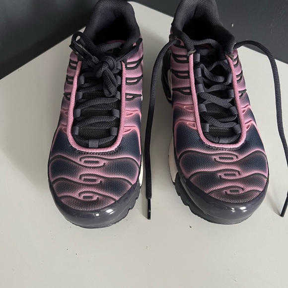 Nike Air Max PLUS - Picture 2 of 4